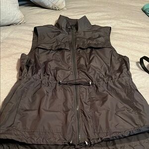 Izod Women's Black Sleeveless Vest